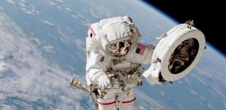 La NASA busca nuevos astronautas para explorar la Luna y Marte