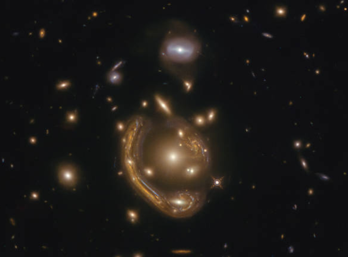 Conoce a uno de los Anillos de Einstein más completos que hemos descubierto en el Universo