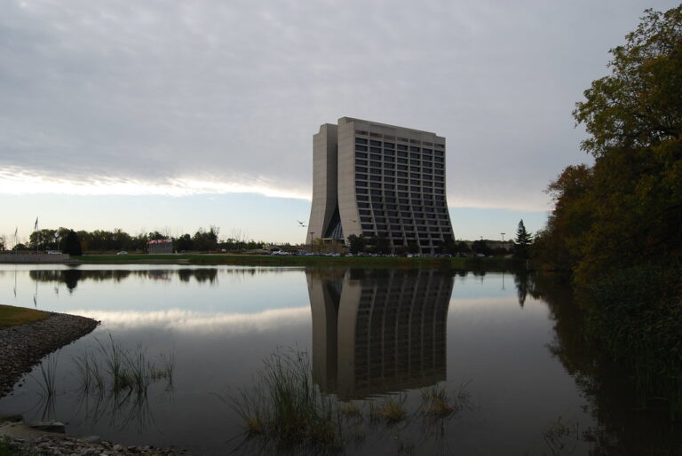 Resultados del experimento Muon g-2 sugieren desviaciones del modelo estándar de la física