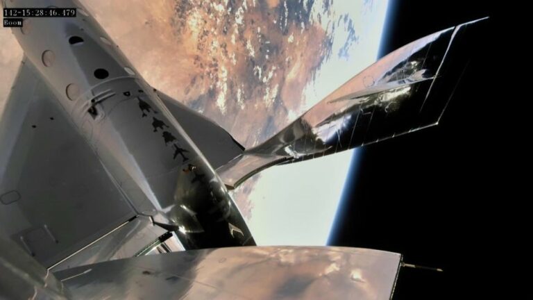 Virgin Galactic lanza primer vuelo espacial desde su puerto espacial en Nuevo México