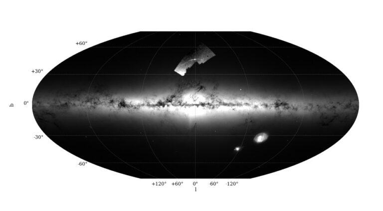 Astrónomos detectan un cúmulo de agujeros negros atravesando nuestra galaxia