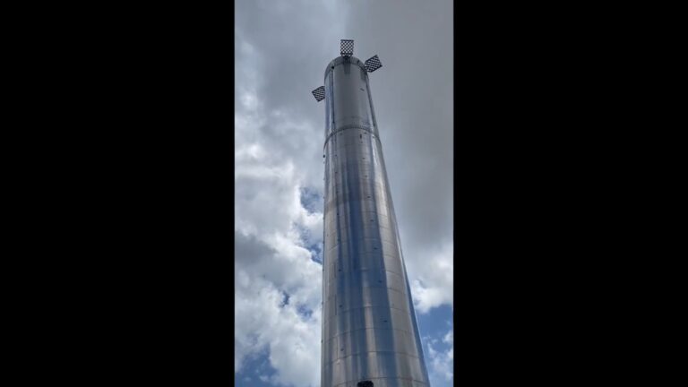 SpaceX mostró la primera etapa terminada de Starship para vuelo orbital