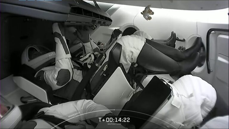 Inspiration4: SpaceX envía al espacio a una tripulación completamente comercial por primera vez