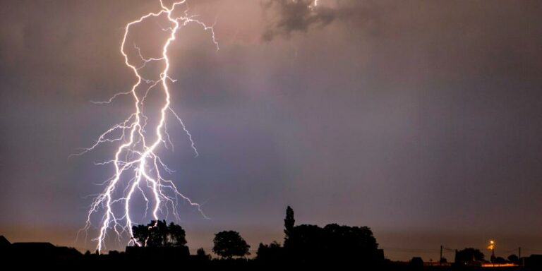 Científicos descubren que el impacto de un rayo causa microfracturas distintivas en los huesos