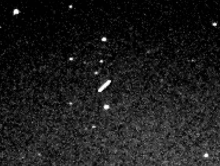 Un asteroide gigante de aproximadamente un kilómetro está a punto de pasar por la Tierra