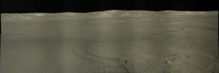 Rover chino Yutu-2 envía impresionante imagen del otro lado de la Luna