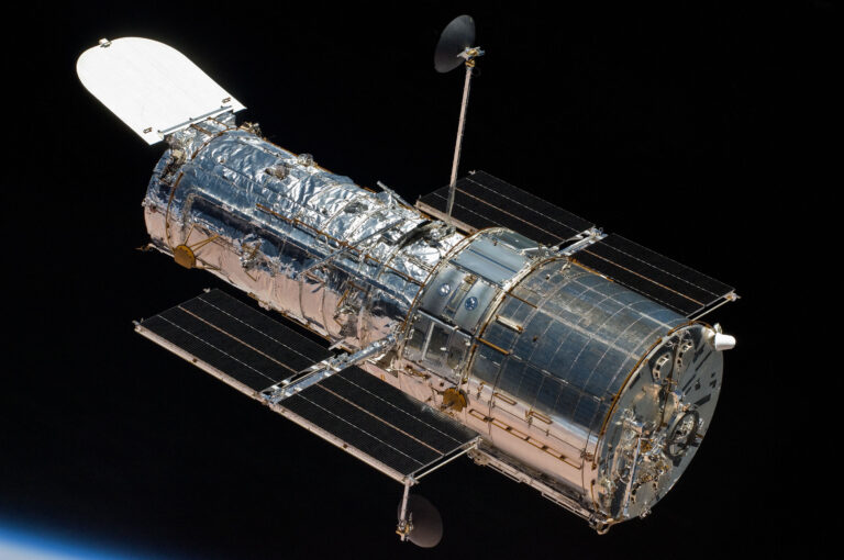 La NASA y SpaceX se unen en una misión que busca reparar el telescopio Hubble