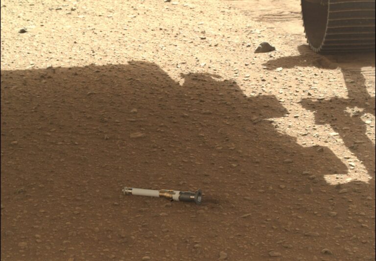 El rover Perseverance dejó caer su primer depósito de muestras en Marte 