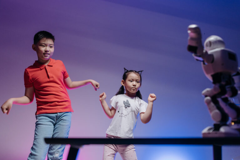 ¿Cuándo podremos dejar a los niños bajo el cuidado de robots?