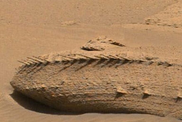 El rover Curiosity capta una “extraña formación” en la superficie de Marte