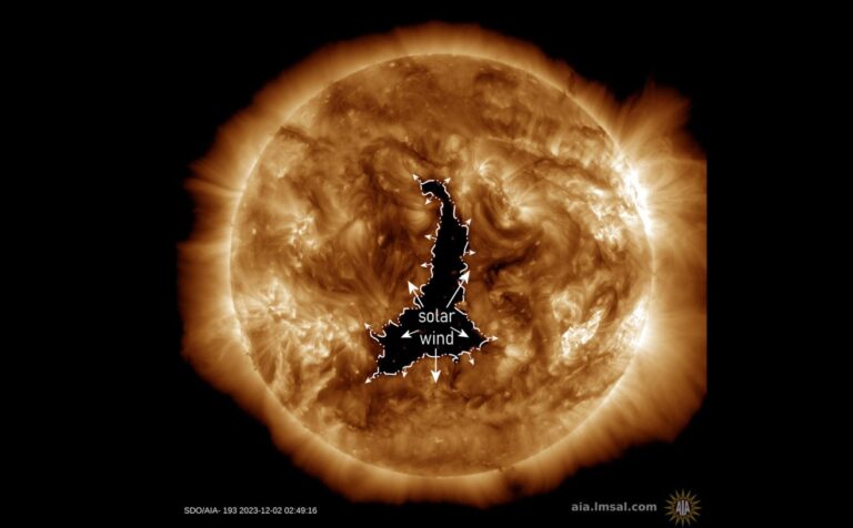 Un agujero coronal solar del tamaño de 60 Tierras acaba de lanzar viento solar hacia nosotros