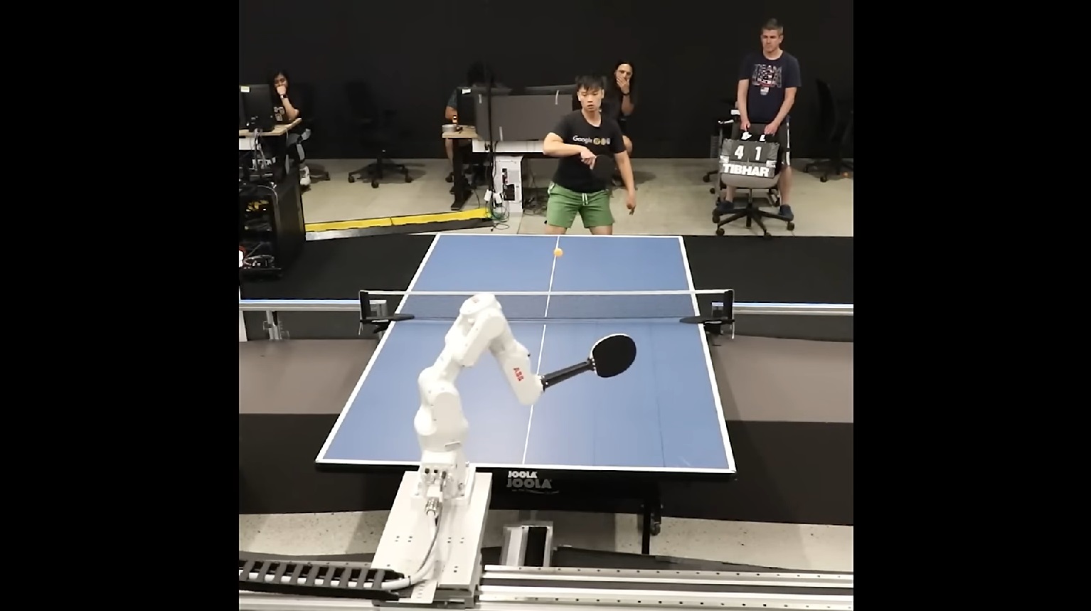 DeepMind crea un robot que puede jugar ping-pong a nivel amateur