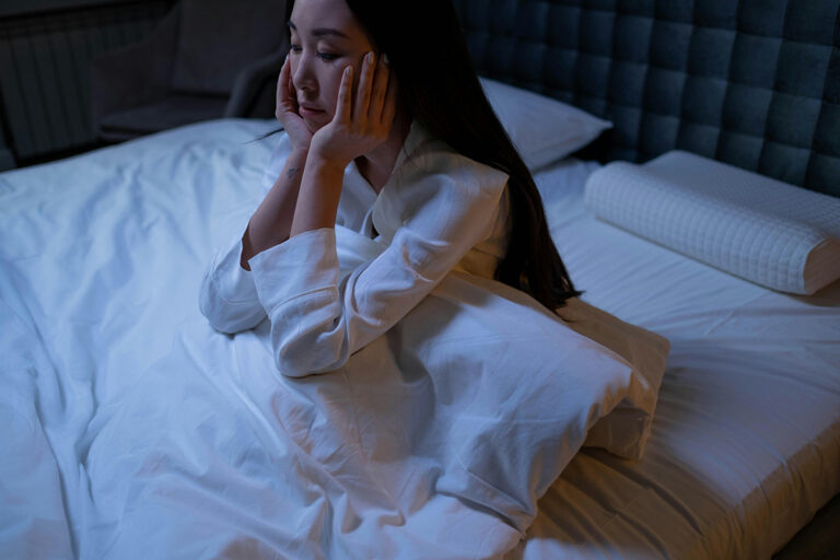 El consumo de alcohol y el insomnio suelen ir de la mano, y esta podría ser la razón