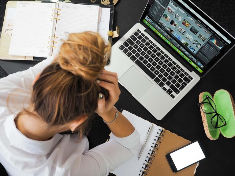 Demasiado trabajo podría estar literalmente transformando tu cerebro