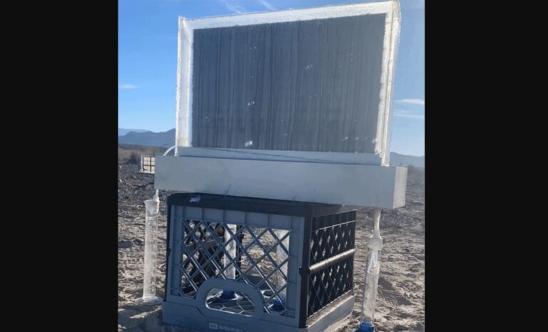 Investigadores del MIT crean un panel que convierte el aire del desierto en agua potable