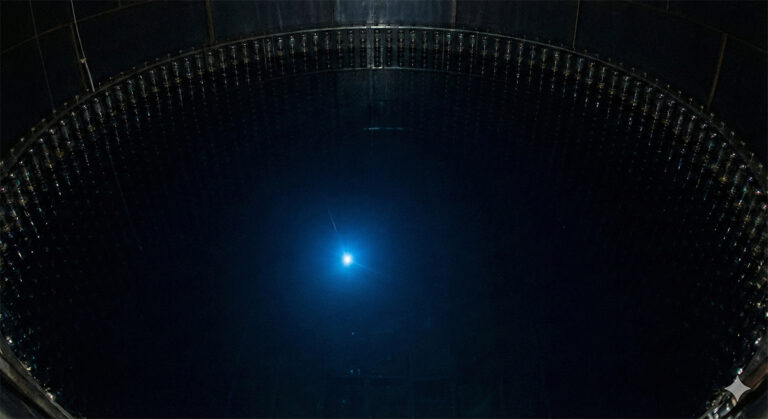 Partículas fantasma que interactúan con la materia oscura podrían resolver un enorme misterio cósmico