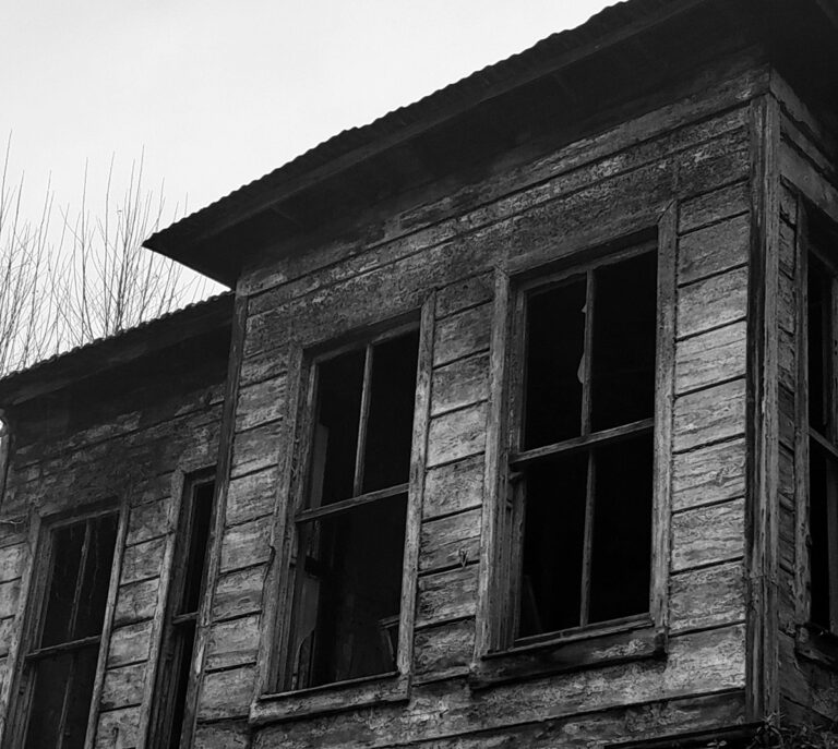 Un fenómeno oculto podría explicar por qué los edificios antiguos parecen estar embrujados