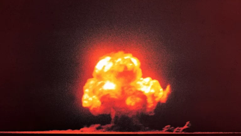 La primera explosión nuclear del mundo forjó un cristal «imposible»