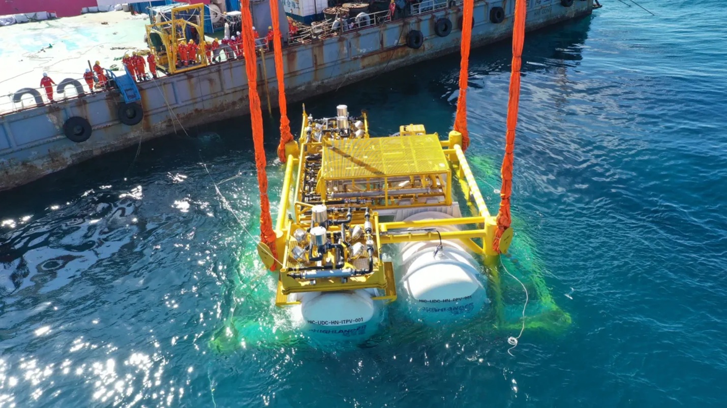 China abre el primer centro de datos bajo el agua que funciona con energía eolica marina