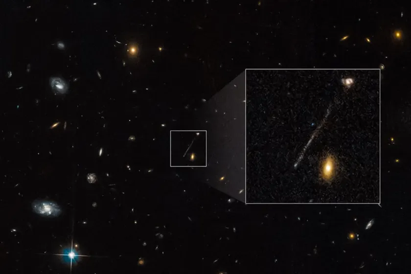 Un agujero negro supermasivo podría haber sido expulsado de su galaxia