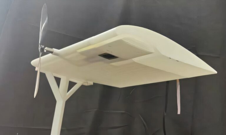 Ingenieros crean sistema para cargar drones con lasers