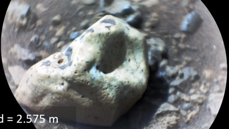 La NASA encuentra en Marte un mineral que forma rubíes y zafiros