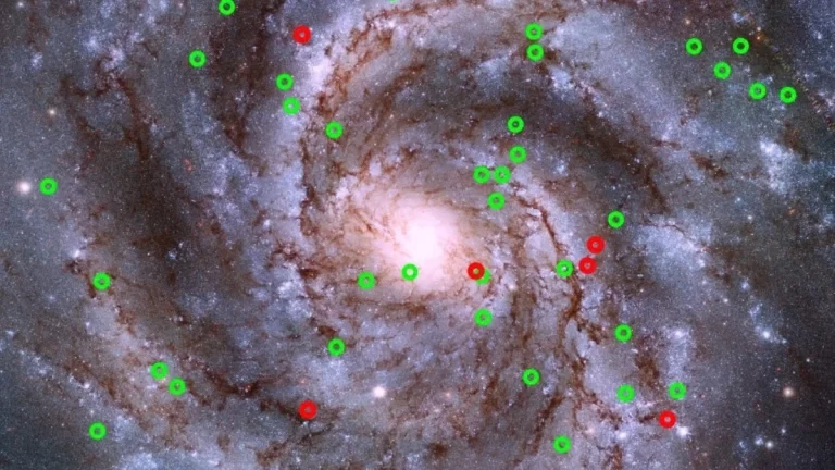 Astrónomos descubren 84 objetos misteriosos en galaxias cercanas
